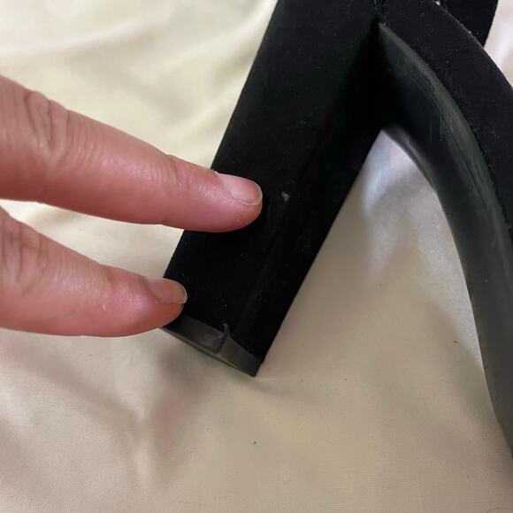 Torrid Black Faux Suede Open Toe Chunky Heel Sandal Size 9 Wide - Picture 4 of 8